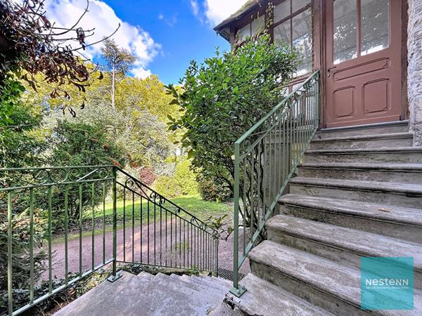 Amboise, maison de charme des années 30 sur parc arboré de 2500m²
