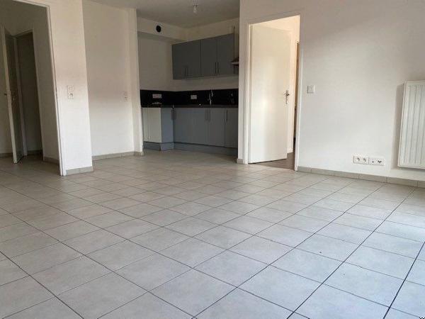 Appartement à louer 2 pièces 47.5m²