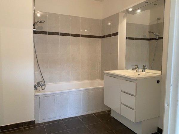 Appartement à louer 2 pièces 47.5m²