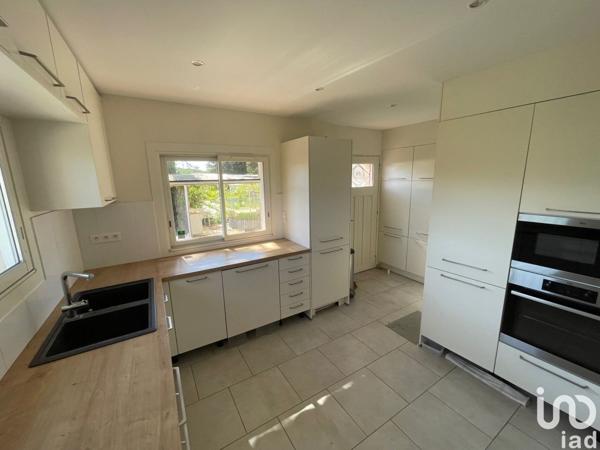 Maison 6 pièces de 136 m² à Carcès (83570)