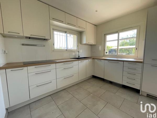 Maison 6 pièces de 136 m² à Carcès (83570)