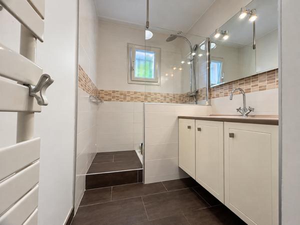 LONGPONT-SUR-ORGE - MAISON INDIVIDUELLE DE PLAIN-PIED DE TYPE F5 - EXCELLENT ETAT - JARDIN ARBORÉ DE 800 M2