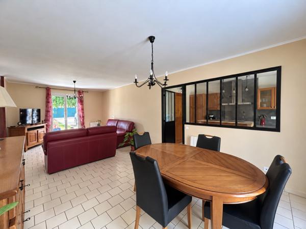 LONGPONT-SUR-ORGE - MAISON INDIVIDUELLE DE PLAIN-PIED DE TYPE F5 - EXCELLENT ETAT - JARDIN ARBORÉ DE 800 M2
