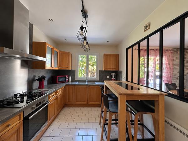 LONGPONT-SUR-ORGE - MAISON INDIVIDUELLE DE PLAIN-PIED DE TYPE F5 - EXCELLENT ETAT - JARDIN ARBORÉ DE 800 M2