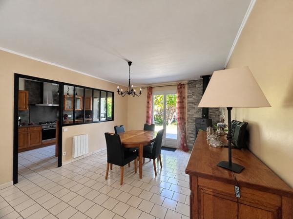 LONGPONT-SUR-ORGE - MAISON INDIVIDUELLE DE PLAIN-PIED DE TYPE F5 - EXCELLENT ETAT - JARDIN ARBORÉ DE 800 M2