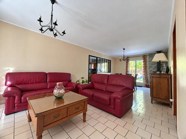 LONGPONT-SUR-ORGE - MAISON INDIVIDUELLE DE PLAIN-PIED DE TYPE F5 - EXCELLENT ETAT - JARDIN ARBORÉ DE 800 M2