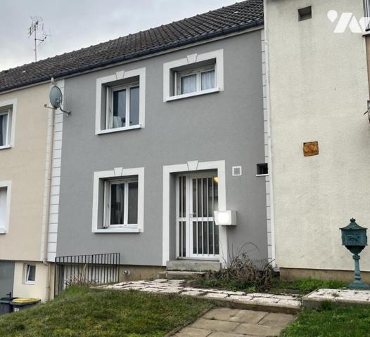 REIMS - Maison de Type 5 d'environ 90m² avec sous sol, sur parcelle de 175m²