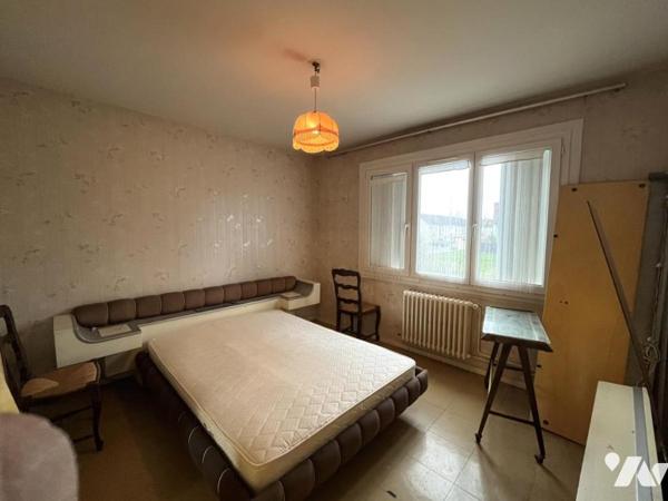 REIMS - Maison de Type 5 d'environ 90m² avec sous sol, sur parcelle de 175m²