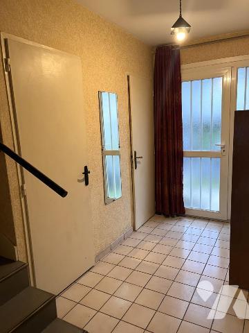 REIMS - Maison de Type 5 d'environ 90m² avec sous sol, sur parcelle de 175m²