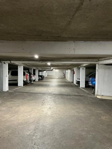 À Vendre – Place de Parking Sécurisée | Rue Carducci, Paris 19ᵉ