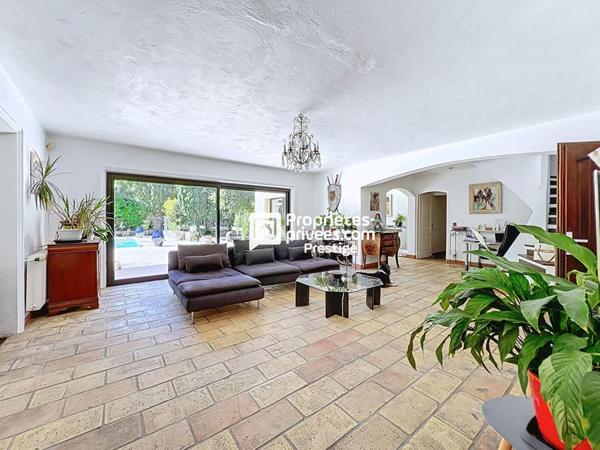 A vendre Callian Maison d'architecte avec piscine