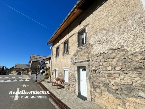 Maison en pierre authentique