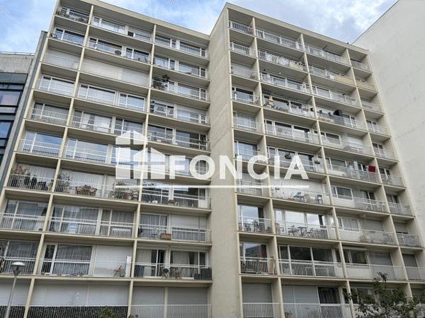 Location Appartement 2 pièces 59.8 m² - 39/41 RUE SAINT FARGEAU Paris 75020