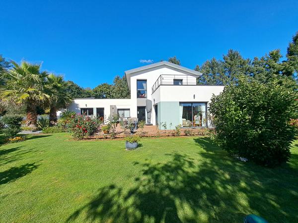 Maison d'exception au bord de l'Odet, 183 m² de raffinement et de lumière