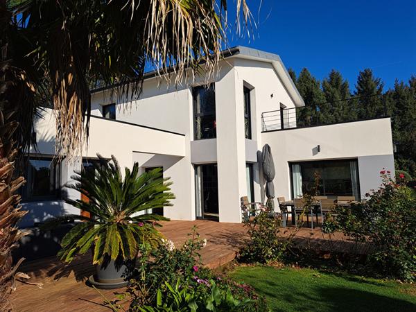 Maison d'exception au bord de l'Odet, 183 m² de raffinement et de lumière