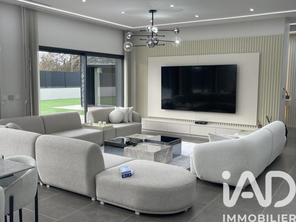 Maison à vendre 6 pièces 255 m² Sens