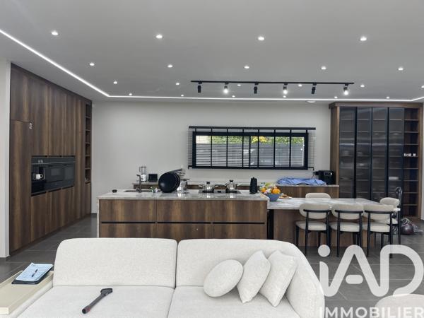 Maison à vendre 6 pièces 255 m² Sens