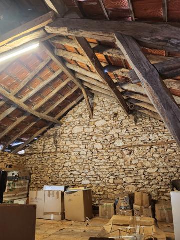 Fermette et dépendances sur 2 hectares 7