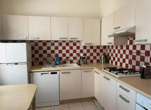Appartement de caractère avec garage au dernier étage d'un immeuble haussmannien , Lorient