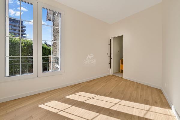 Maison de ville à Nanterre 109 m² (89 m² carrez)-IDEAL PROFESSION LIBERALE €599 000 ** - Référence 15192