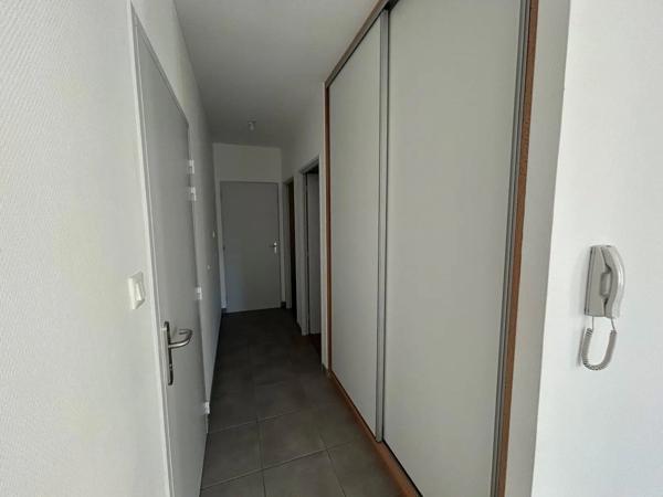 Appartement à louer 4 pièces 84.12m²