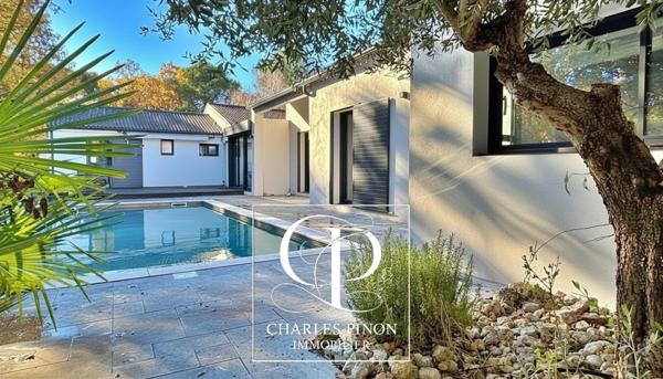 Maison à vendre 6 pièces SAINT CANNAT (13)