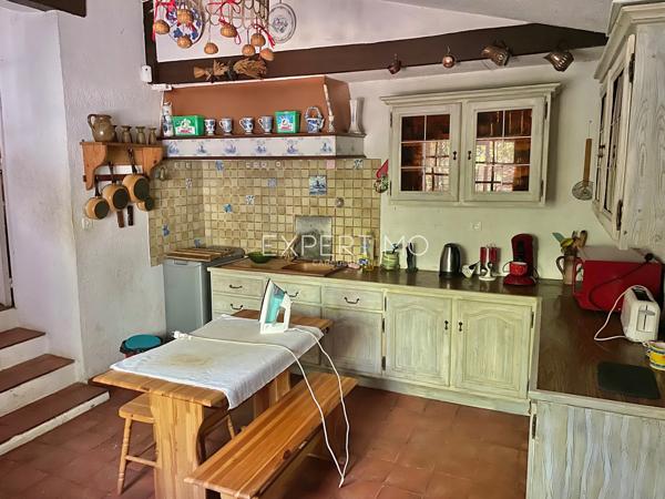 Carqueiranne (83320) Propriété aux dimensions uniques dans un quartier résidentiel prisé