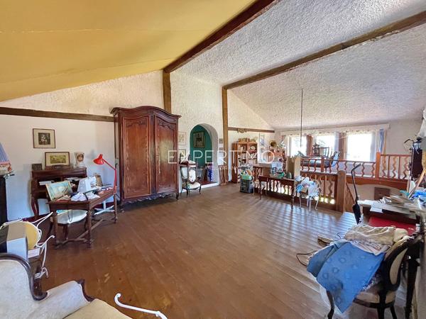 Carqueiranne (83320) Propriété aux dimensions uniques dans un quartier résidentiel prisé