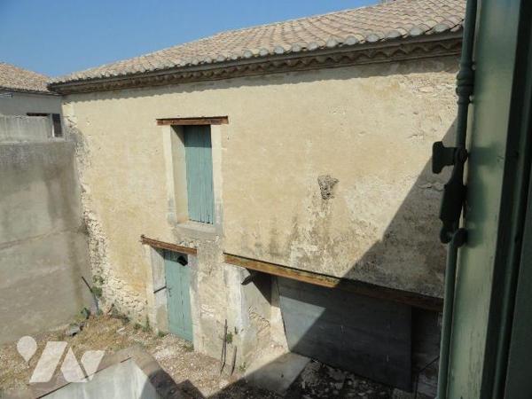 EN EXCLUSIVITE MAISON DE VILLE avec cour . D'une superficie habitables de 140m² environ .Elle s...