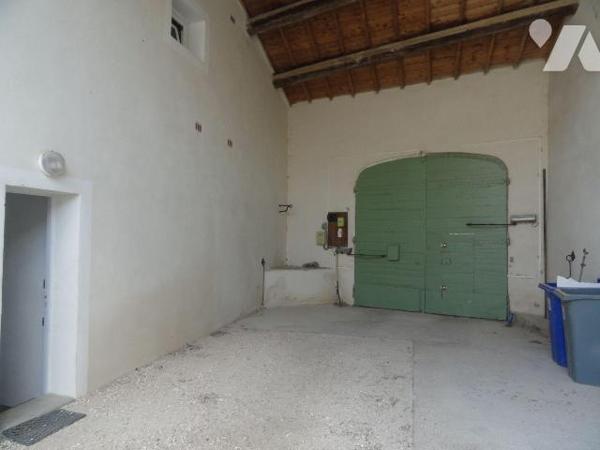 EN EXCLUSIVITE MAISON DE VILLE avec cour . D'une superficie habitables de 140m² environ .Elle s...