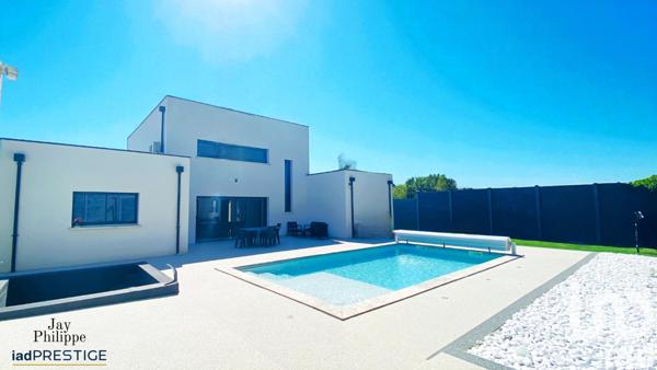 Maison à vendre 8 pièces 190 m² Bourges