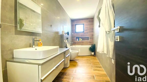 Maison à vendre 8 pièces 190 m² Bourges