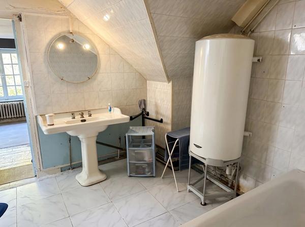 Maison à vendre 8 pièces Proche de CARROUGES (61)