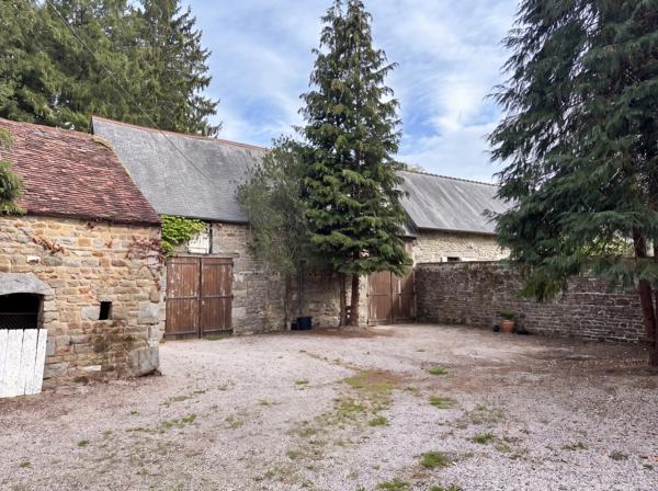 Maison à vendre 8 pièces Proche de CARROUGES (61)