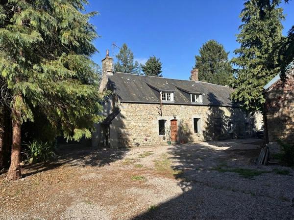 Maison à vendre 8 pièces Proche de CARROUGES (61)