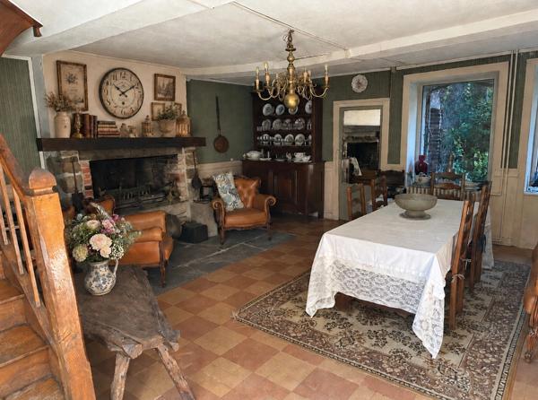 Maison à vendre 8 pièces Proche de CARROUGES (61)