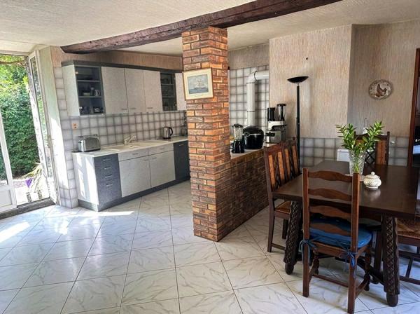 Maison à vendre 8 pièces Proche de CARROUGES (61)