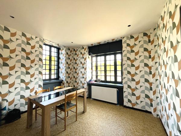 À vendre - Spacieuse maison de ville de 196 m² avec garage et cour