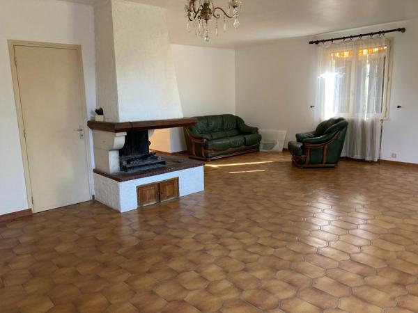 Proche gare et tout commerce