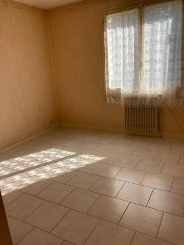 Proche gare et tout commerce