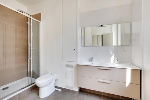 Paris (75008) Paris 8ème - SAINT AUGUSTIN - 4ème étage : Appartement de 88 m2 avec balcon filant