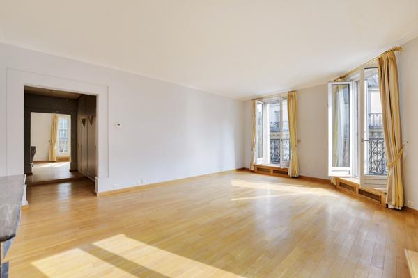 Paris (75008) Paris 8ème - SAINT AUGUSTIN - 4ème étage : Appartement de 88 m2 avec balcon filant