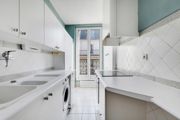 Paris (75008) Paris 8ème - SAINT AUGUSTIN - 4ème étage : Appartement de 88 m2 avec balcon filant