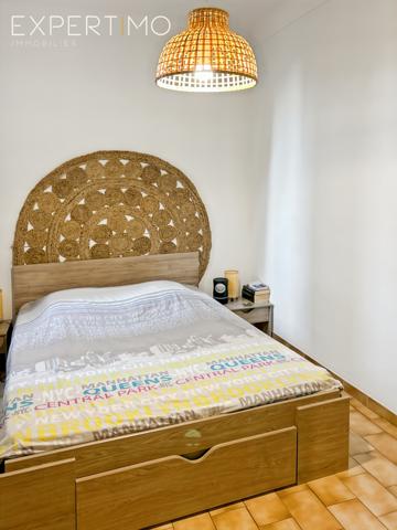 Cabrières-d'Avignon (84220) Cabrières d'Avignon proche Gordes maison en pierres de 200 m2 10 pièces terrain 5000 m2