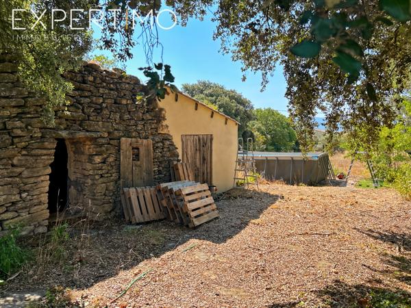 Cabrières-d'Avignon (84220) Cabrières d'Avignon proche Gordes maison en pierres de 200 m2 10 pièces terrain 5000 m2