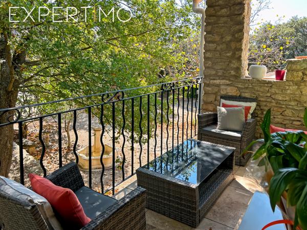 Cabrières-d'Avignon (84220) Cabrières d'Avignon proche Gordes maison en pierres de 200 m2 10 pièces terrain 5000 m2