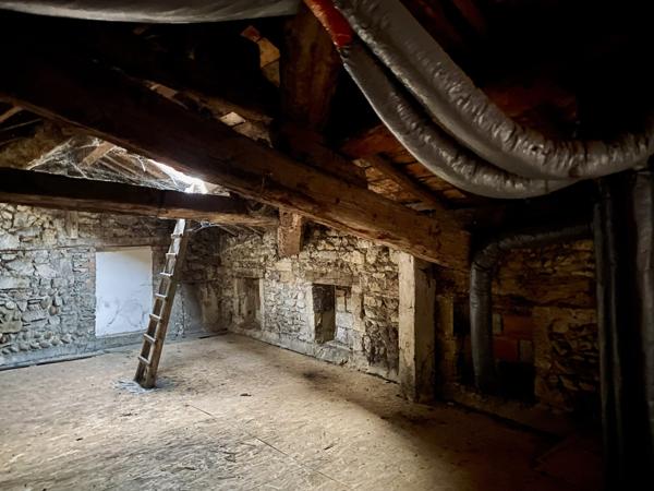 Chantemerle-les-Blés (26600) Maison rénovée 170 m², 5 chambres, combles aménageables - 5 min de Saint-Donat et Tain Drôme