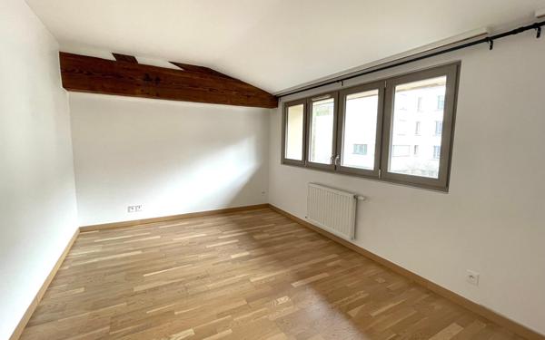 Appartement à louer    4 pièces •  Caluire-et-Cuire