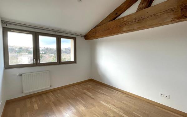 Appartement à louer    4 pièces •  Caluire-et-Cuire