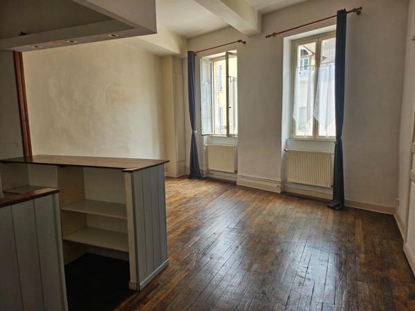 INVESTISSEUR OU PARTICULIER Appartement 2 pièces EN PLEIN CENTRE VILLE DIJON (21)